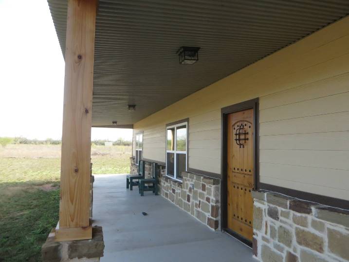 Barndominium Porch